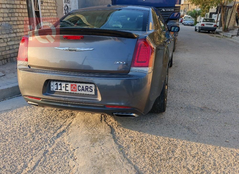 كرايسلر 300